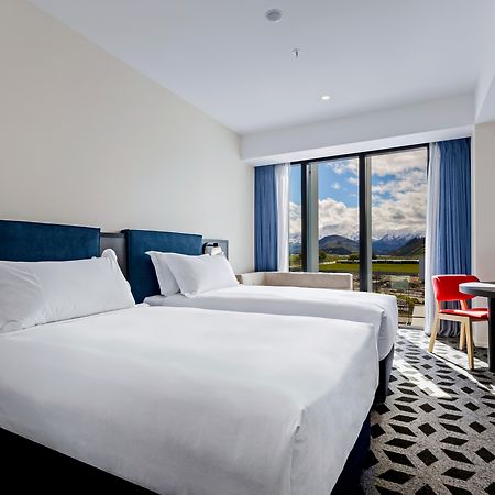 Holiday Inn Queenstown Remarkables Park Exterior photo
