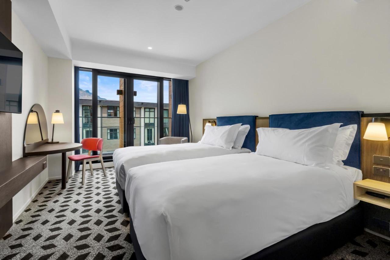 Holiday Inn Queenstown Remarkables Park Exterior photo