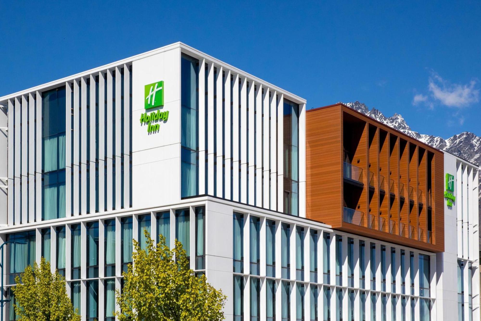 Holiday Inn Queenstown Remarkables Park Exterior photo