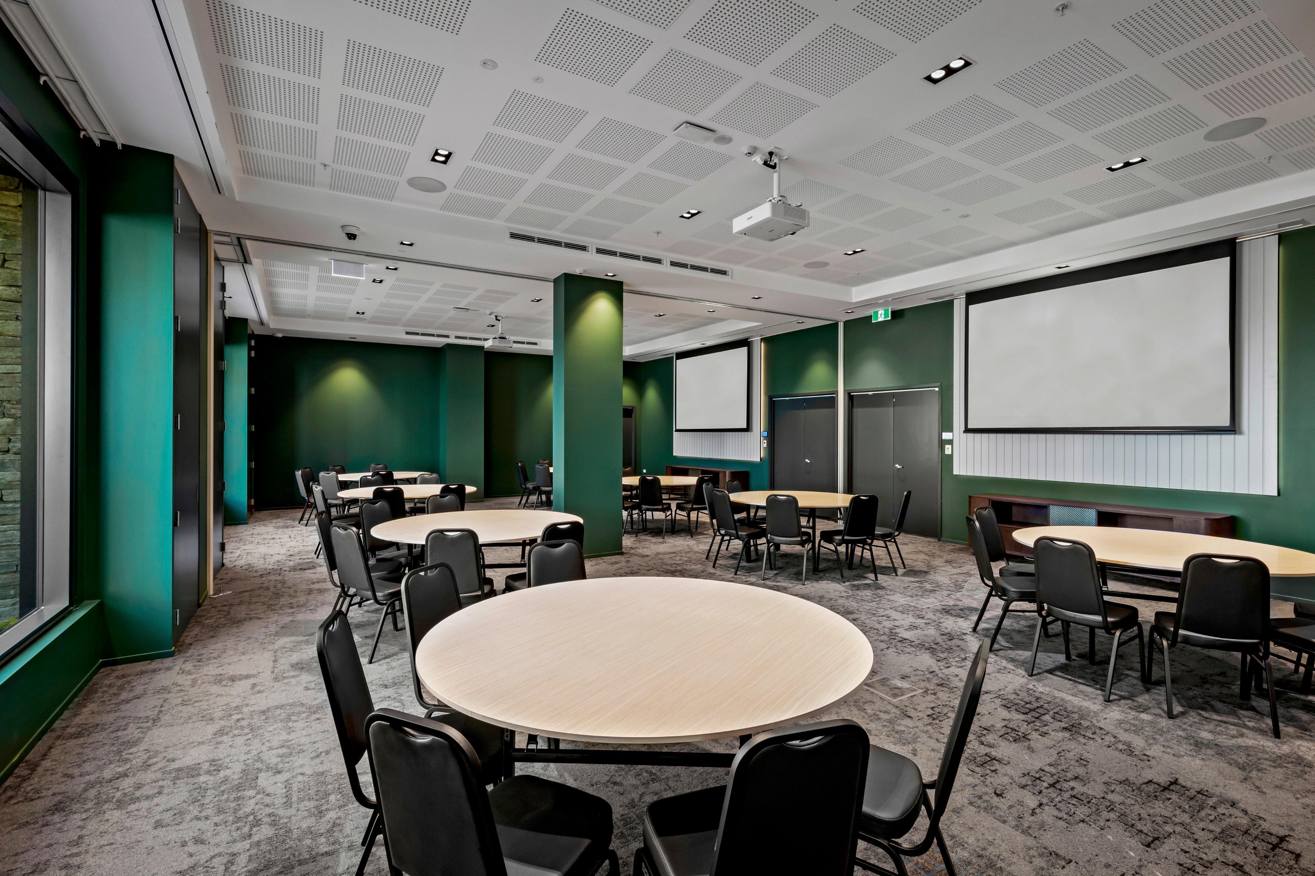 Holiday Inn Queenstown Remarkables Park Exterior photo