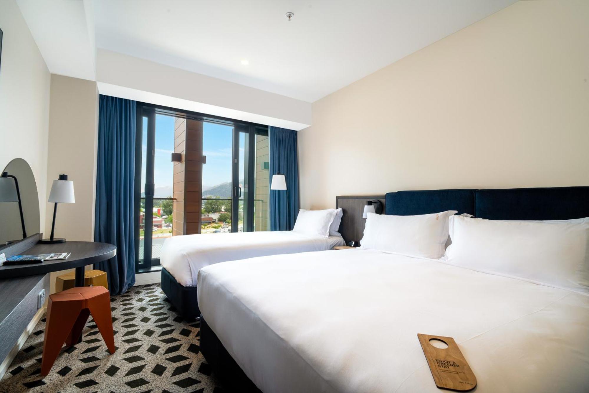 Holiday Inn Queenstown Remarkables Park Exterior photo